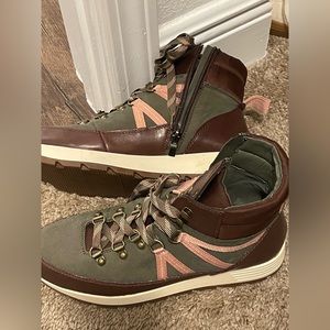 Alex Marie Side zip sneaker boots